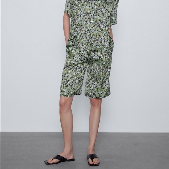 Zara FLORAL HIGH WAIST BERMUDAS Shorts w/Pockets - Picture 5 of 10